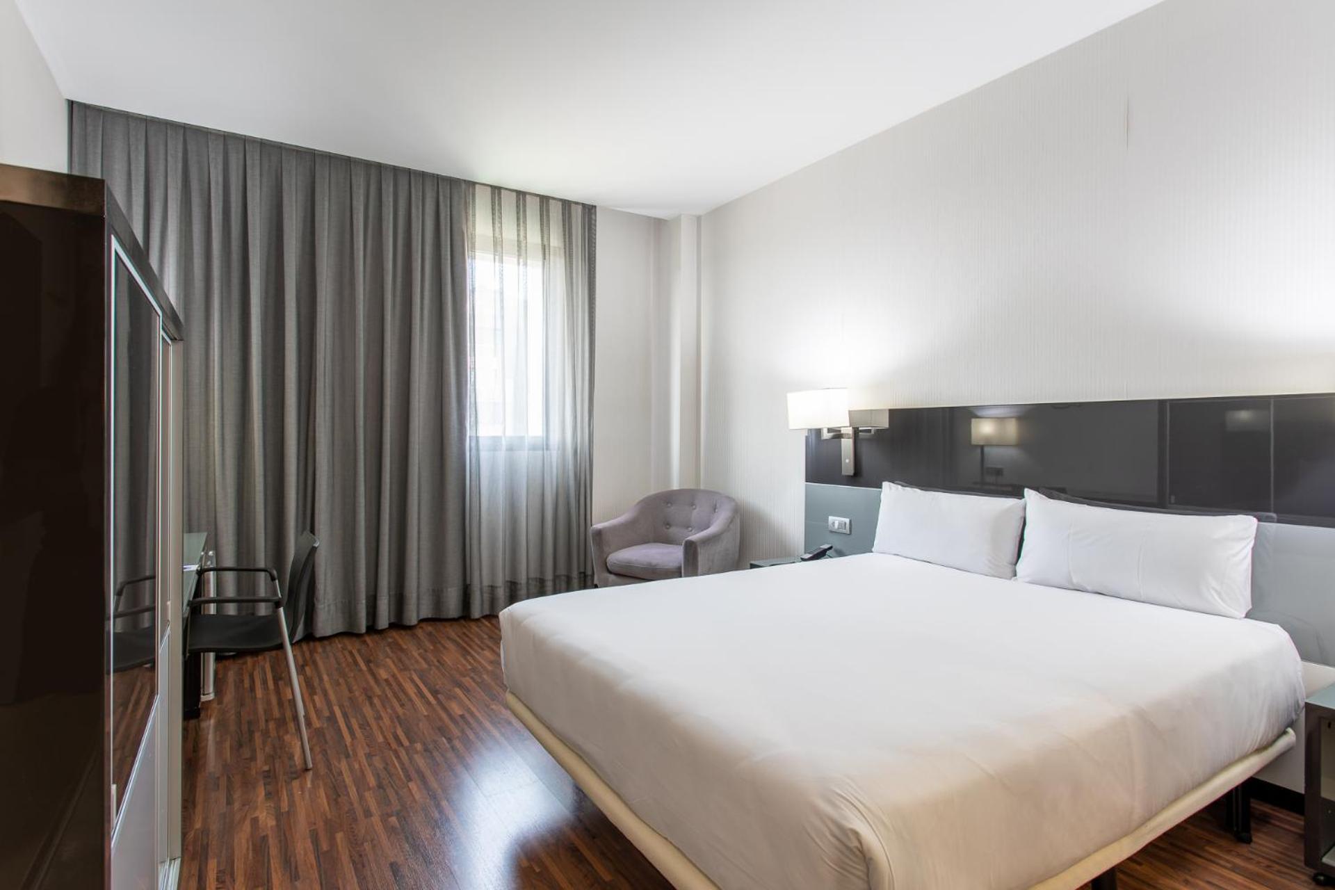 Hotel Ciudad De Мостолес Екстер'єр фото