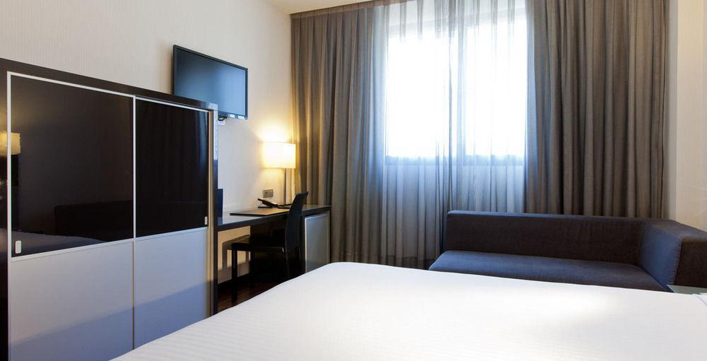 Hotel Ciudad De Мостолес Екстер'єр фото