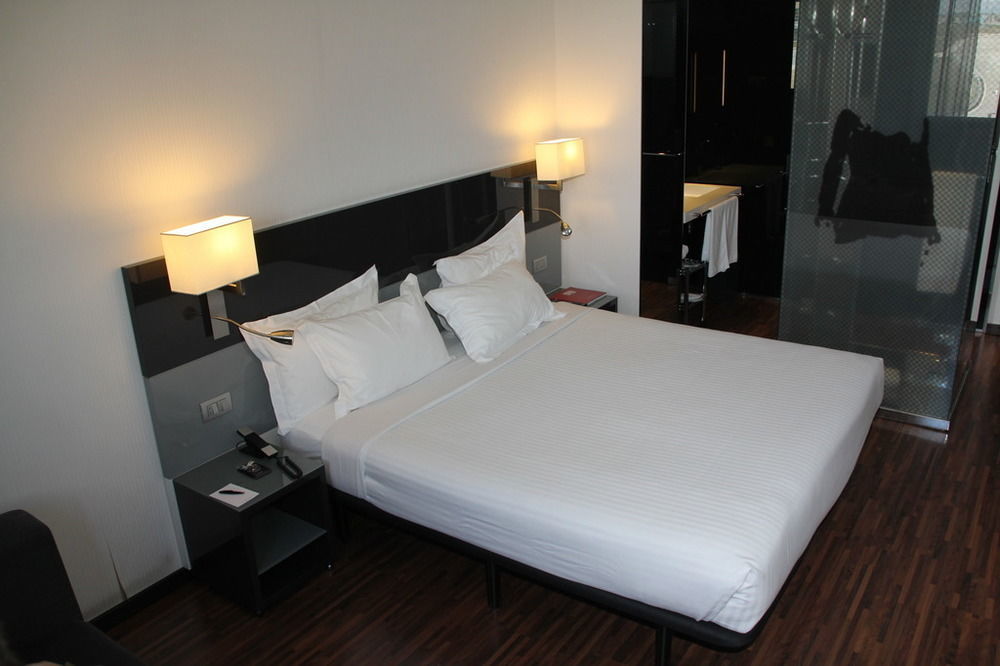 Hotel Ciudad De Мостолес Екстер'єр фото