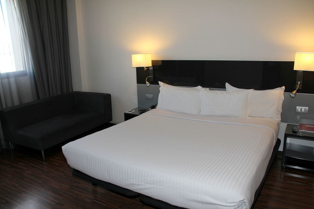 Hotel Ciudad De Мостолес Екстер'єр фото
