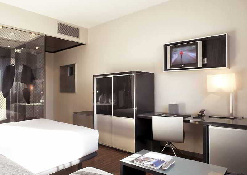 Hotel Ciudad De Мостолес Екстер'єр фото