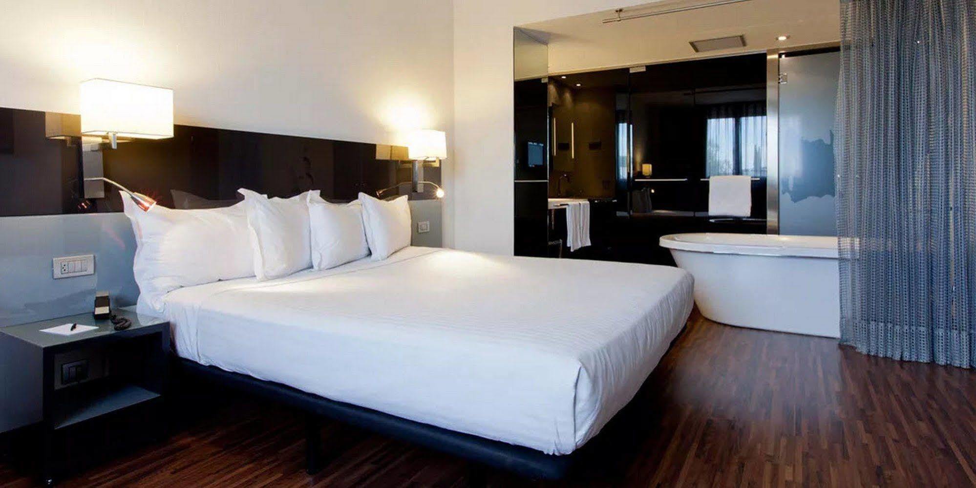 Hotel Ciudad De Мостолес Екстер'єр фото